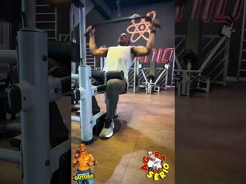 REPÓRTER GUTOSO FOI VISTO TREINANDO NA ACADEMIA URÂNIO