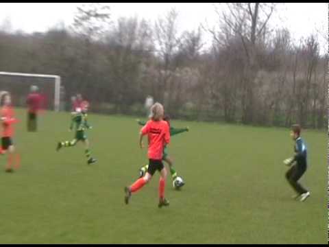 Op aangeven van Sergi Roeleveld scoort ADO E1 0-2 tegen Katwijk E1.avi