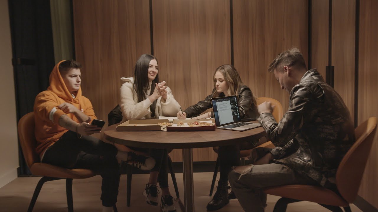 Álmatlan esték | VALMAR | Álmatlan esték