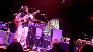 Robert Randolph & the Family Band - Floydfest X 2011 - swapping instruments