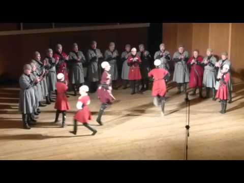 Polyphonic ensemble from Georgia - Kid dances
