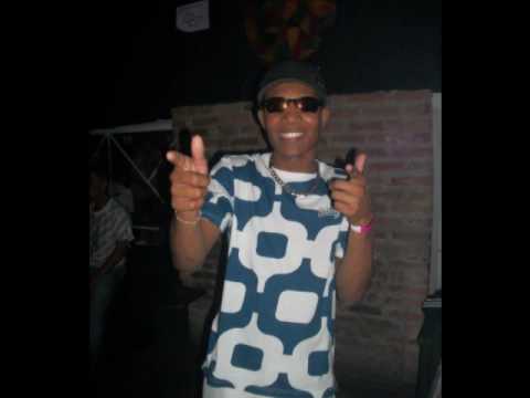 CLIP OFICIAL- MC BONADO part MC JUNINHO JR E MC DEDE - TIRANDO UMA ONDA (DJ ROMARIO) ID: