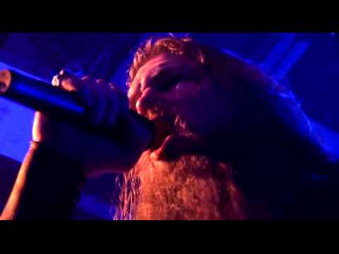 Videoclip de Across the Rainbow Bridge (Live) — Amon Amarth