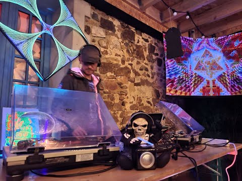 Daweed livemix in darkness @ Dafamous Birthday TRIBAL BASS   somewhere in BZH 23.Nov.2008