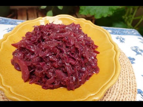 Red Cabbage with Apple