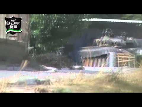 عطب دبابة لقوات النظام بعد استهدافها بقذيفة آر بي جي من قبل كتيبة عيسى بن مريم في الغوطة الشرقية في ريف دمشق