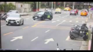 Re: [新聞] 畫面曝光！北市計程車違規左轉 22歲女騎