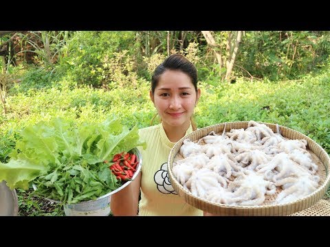 Yummy Octopus Spicy Stir Fry With Khmer Basil - Octopus Stir Fry - Cooking With Sros Video