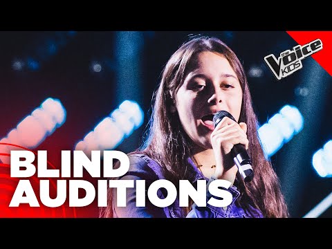 Sara da BRIVIDI con “Io E Te Da Soli” di Mina | The Voice Italy Kids | Blind Auditions