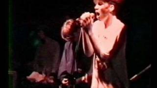 Slim No More perform &#39;Directing Traffic&#39; by the Inspiral Carpets
