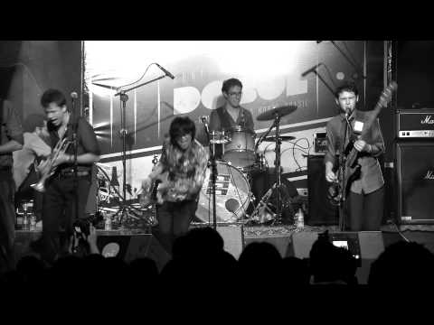 Festival Dosol 2012:  Gloom (GO) - Menina