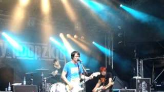 Itchy Poopzkid - The Living (Live) 04.07.09