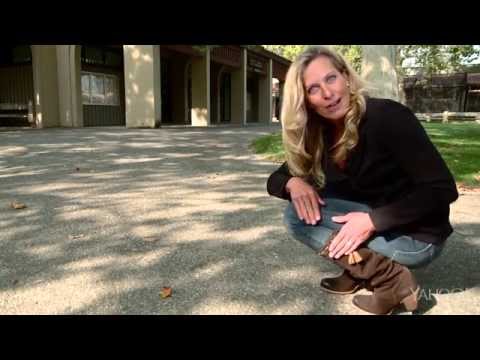 No Pockets? No Purse? No Problem! New Ways to Carry Your Phone