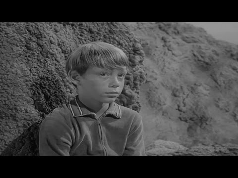 Lost in Space S01E01 The Reluctant Stowaway