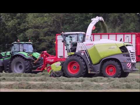 Claas Jaguar 970 mit 4 Gespannen im Gras!