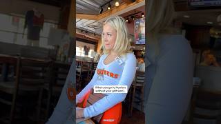 She’s not allowed to give me eye contact 👀 #hooters #girls #boyfriend