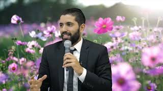 יש לך שרביט ביד וכתר על הראש  - קיבלת את הכלי שאיתו נברא העולם ולא תנצל את זה?? - עם כתוביות בעברית (הרב שניר גואטה) - התמונה מוצגת ישירות מתוך אתר האינטרנט יוטיוב. זכויות היוצרים בתמונה שייכות ליוצרה. קישור קרדיט למקור התוכן נמצא בתוך דף הסרטון