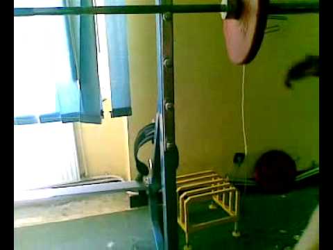 Tibia lui Nicu Gorilla din Suceava sparge