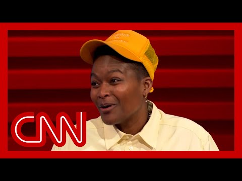 喜劇演員對 Signal 群組聊天記錄洩露的原因提出了自己的看法 (Comedian has theory on how Signal group chat leak happened)