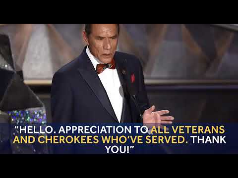 Oklahoma native Wes Studi thanks veterans in Cherokee language at the Oscars