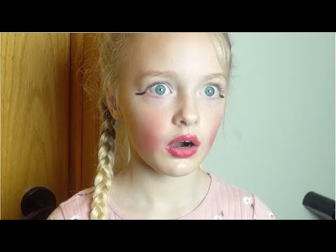 She Gets Away With Everything (Jaidyn and Sophie)
