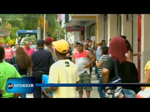 A repórter Michele Bacelar mostra o movimento do Calçadão no dia seguinte ao Natal