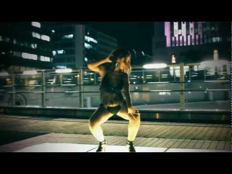 MC WILLIANS feat  DJ NENÊ - UM LANCE PARTE II