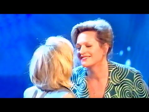 BARBARA DICKSON & ELAINE PAIGE reunited - I KNOW HIM SO WELL (#1 SINGLE) CHESS Musical/ABBA