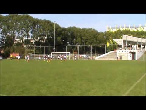 schot op de lat Zwaluwen Utrecht 11