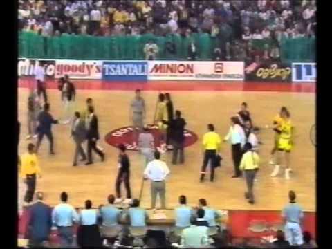 חצי גמר פיינל פור 1989, מכבי ת"א - אריס סלוניקי 86:99 (כולל מהומה קטנה באמצע)