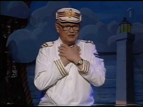 Kolla klotet, del 1 - Inledning, Än sjunger gubben