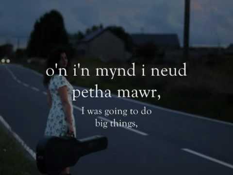 O'n i'n Mynd i - Gwyneth Glyn (geiriau / lyrics)