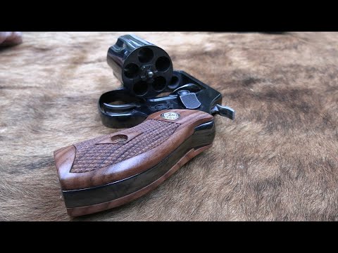 Did Smith And Wesson Finally Make A REAL Classic Revolver?