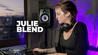 Julie Blend DJ set