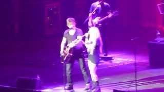 Goo Goo Dolls (Johnny Rzeznik) Feat. Avril Lavigne - Iris (Live Jingle Jam 2013) #MultiCam #HD