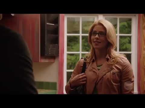 Arrow 7x22 Felicity and Oliver live happy life with Mia Smoak Scene