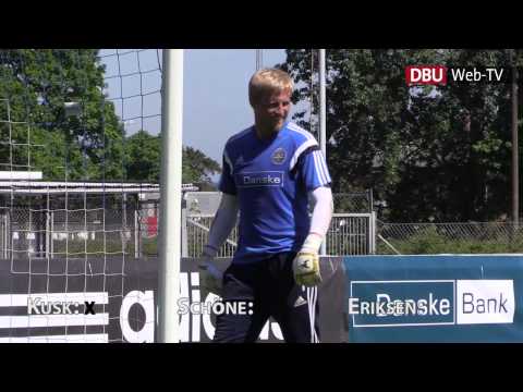 Se landsholdet duellere i straffe