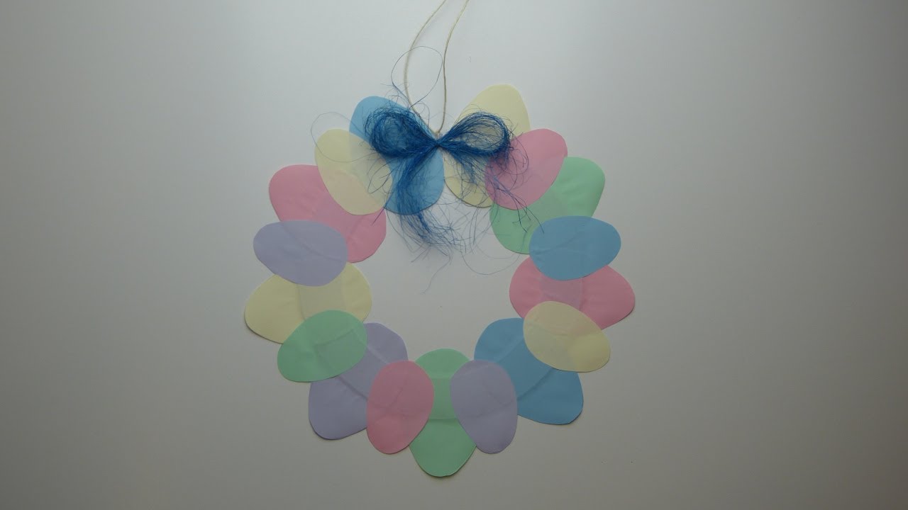 DIY Paper Easter Wreath. Easter decorations. DIY World