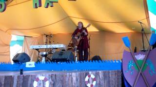 Tami Gosnell performs 'Whipping Post' at Glastonbury Festival 2013 (2/2)