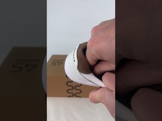 Чоботи жіночі шкіряні байка хутро 592641 Чорний Кеди чоловічі шкіряні 587978 Білі