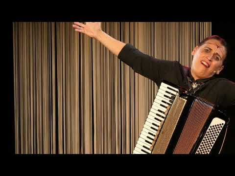 La Signora live in Berlin! Das große Finale, aber kurze Beine