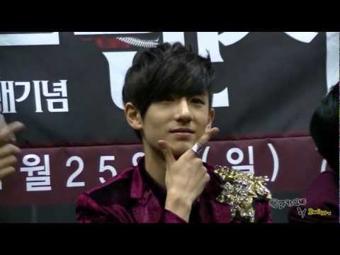 [FanCam] 121125 Boyfriend's Fansign Event : Hottracks (Suyu & Anyang) - Naughty Minwoo Ver.12