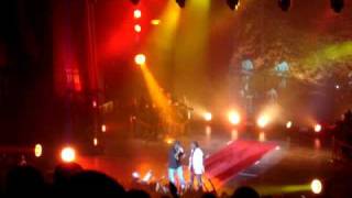 R. Kelly - Thoia Thong &amp; Flirt