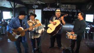 Los Texmaniacs perform "Por una mujer casada"