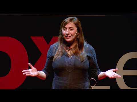 ¿Por qué contar cuentos? | Ana Cristina Herreros | TEDxLeon