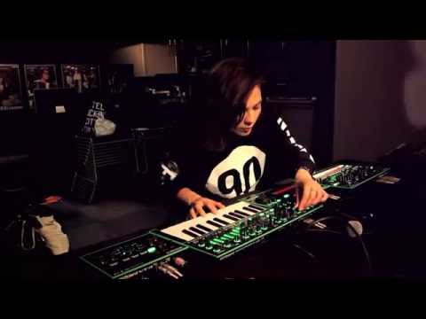 AIRA Artist First Contact — NINA KRAVIZ