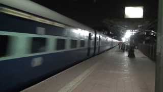 SUPER OFFLINK 5000HP BL WAG-7 WITH BAREILLY LTT EXPRESS ACCELERATING SUPERBLY AT DOMBIVLI