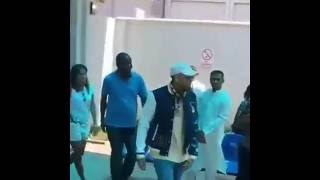VIDEO EVIDENCE: CHRIS BROWN DID NOT SMASH A FAN&#39;S PHONE IN KENYA