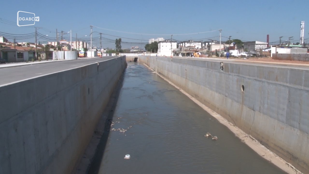 Obra de canalização não tem data para ser concluída; veja vídeo