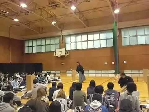政治経済学科 2011/10/5日本文化学科「狂言祭」を開催4/5＜盆山1＞